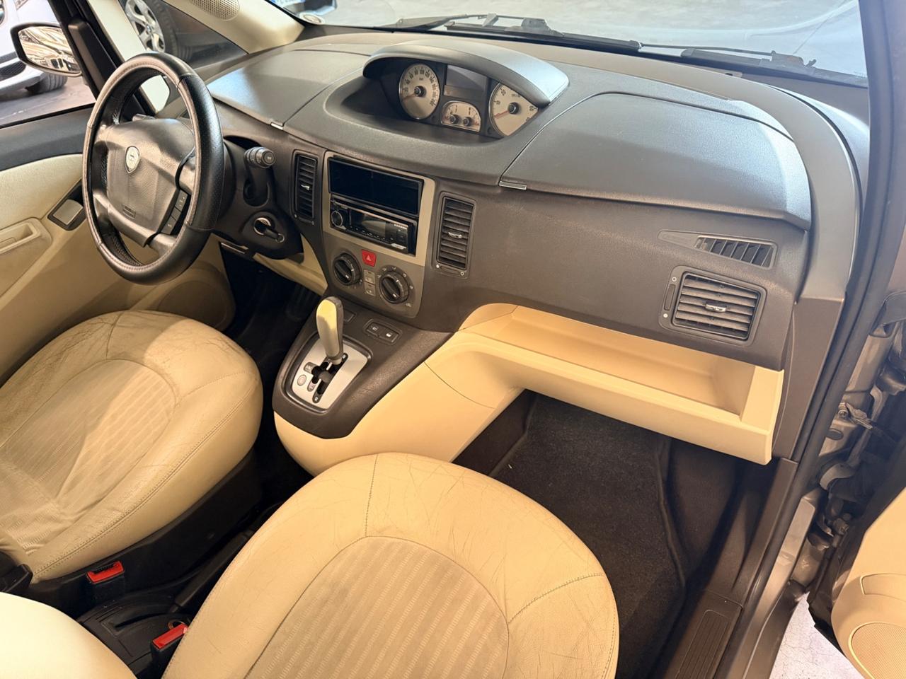 Lancia Ypsilon 1.3 MJT 90 CV Platino