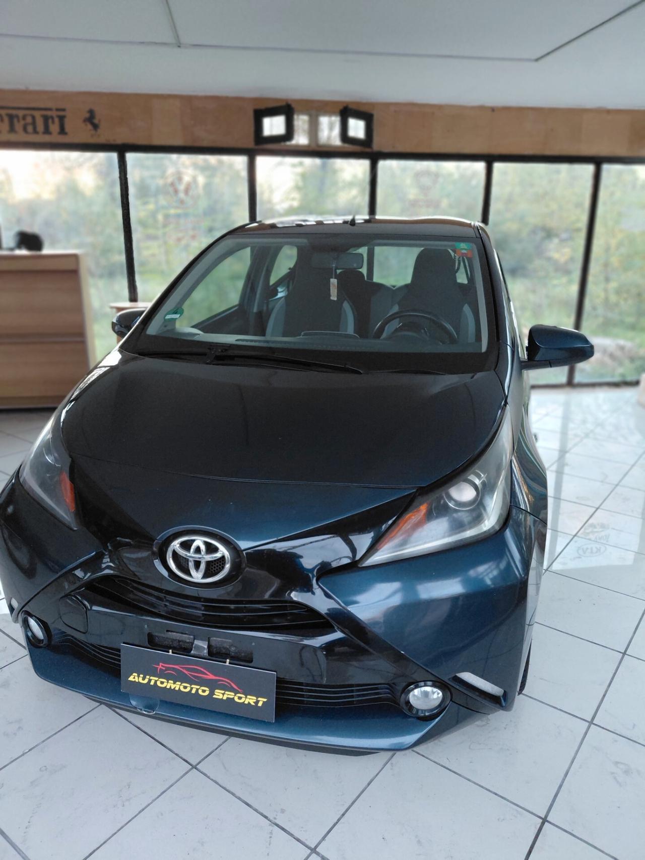 Toyota Aygo 1.0 VVT-i 69 CV 5 porte x-clusiv