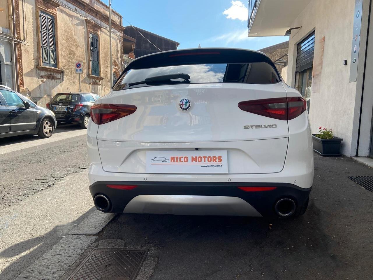 Alfa Romeo Stelvio 2.2 Turbodiesel 160 CV AT8 RWD Business