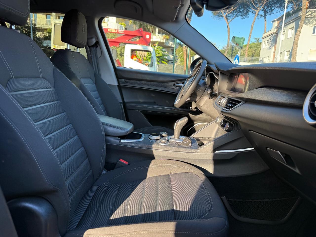 Alfa Romeo Stelvio 2.2 Turbodiesel 160 CV AT8 RWD Business