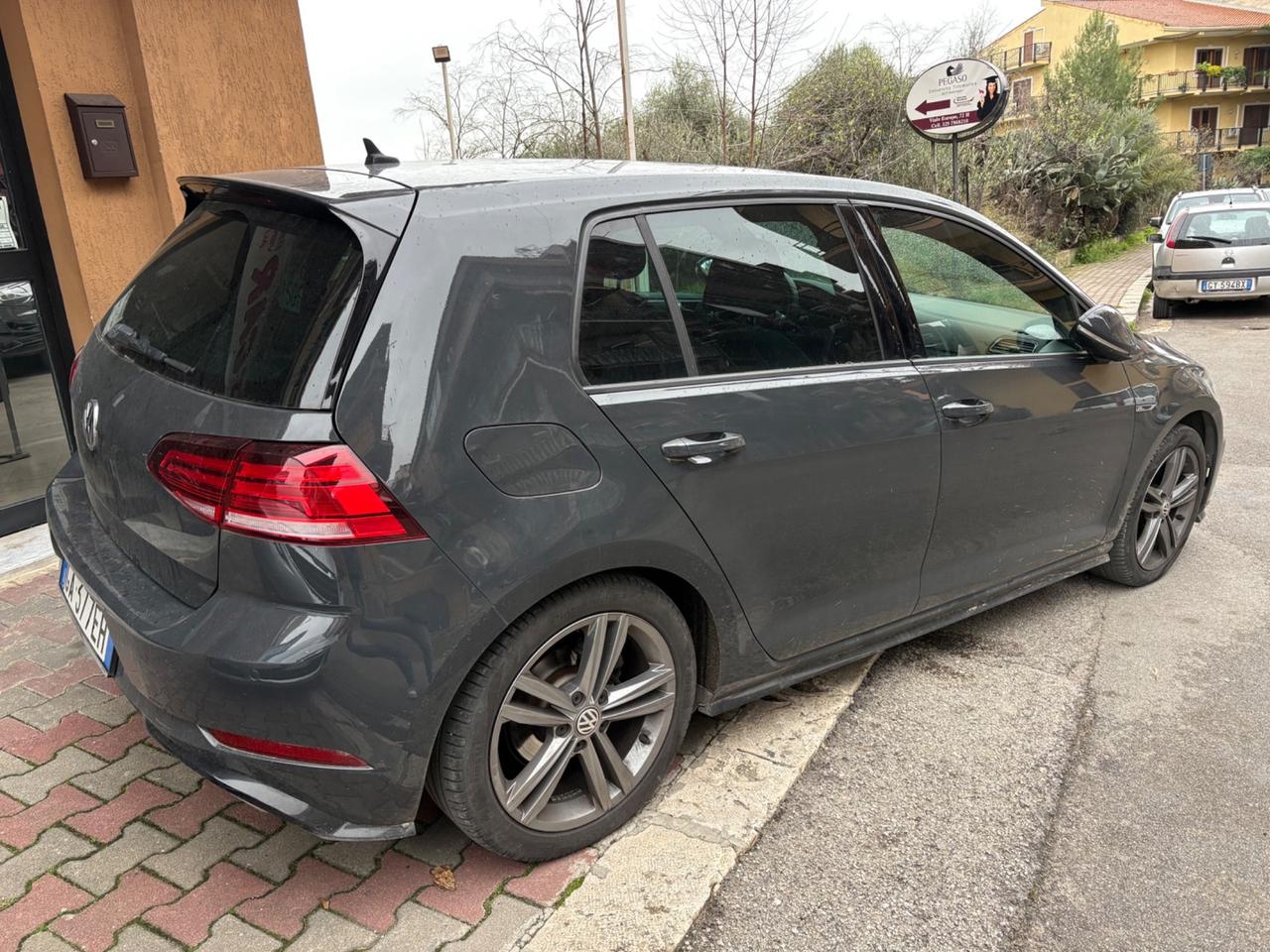 Volkswagen Golf 1.6 TDI 115 CV 5p. R-LINE