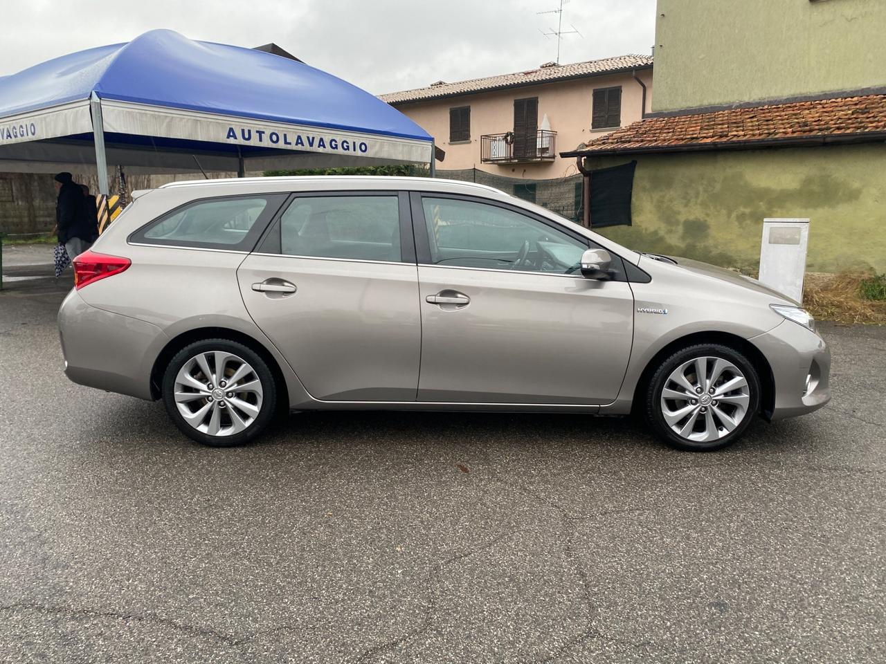 Toyota Auris Touring Sports 1.8 Hybrid Lounge
