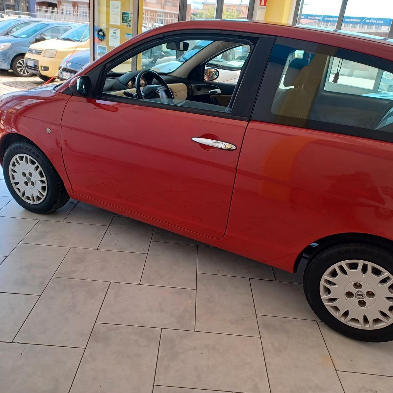 LANCIA YPSILON 1.3 MJTD NEOPATENTATI