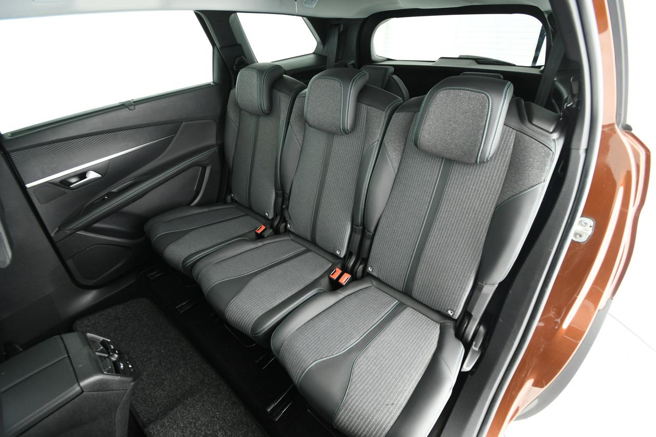 PEUGEOT 5008 1.5 bluehdi Allure s&s 130cv CAMERA+APP CONNECT