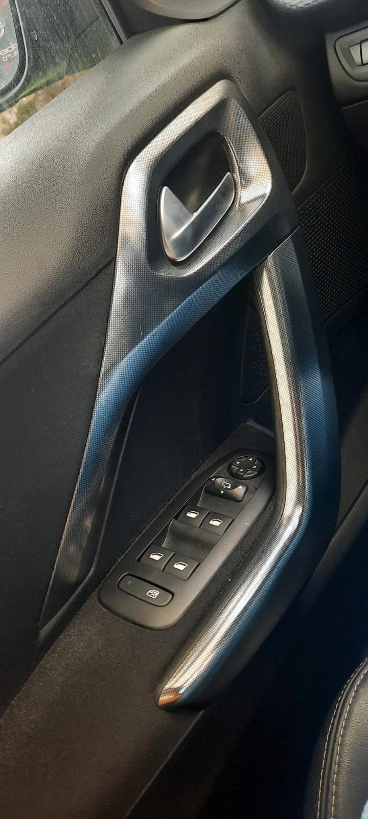 Peugeot 2008 1.6 BlueHDi 120 cv Allure