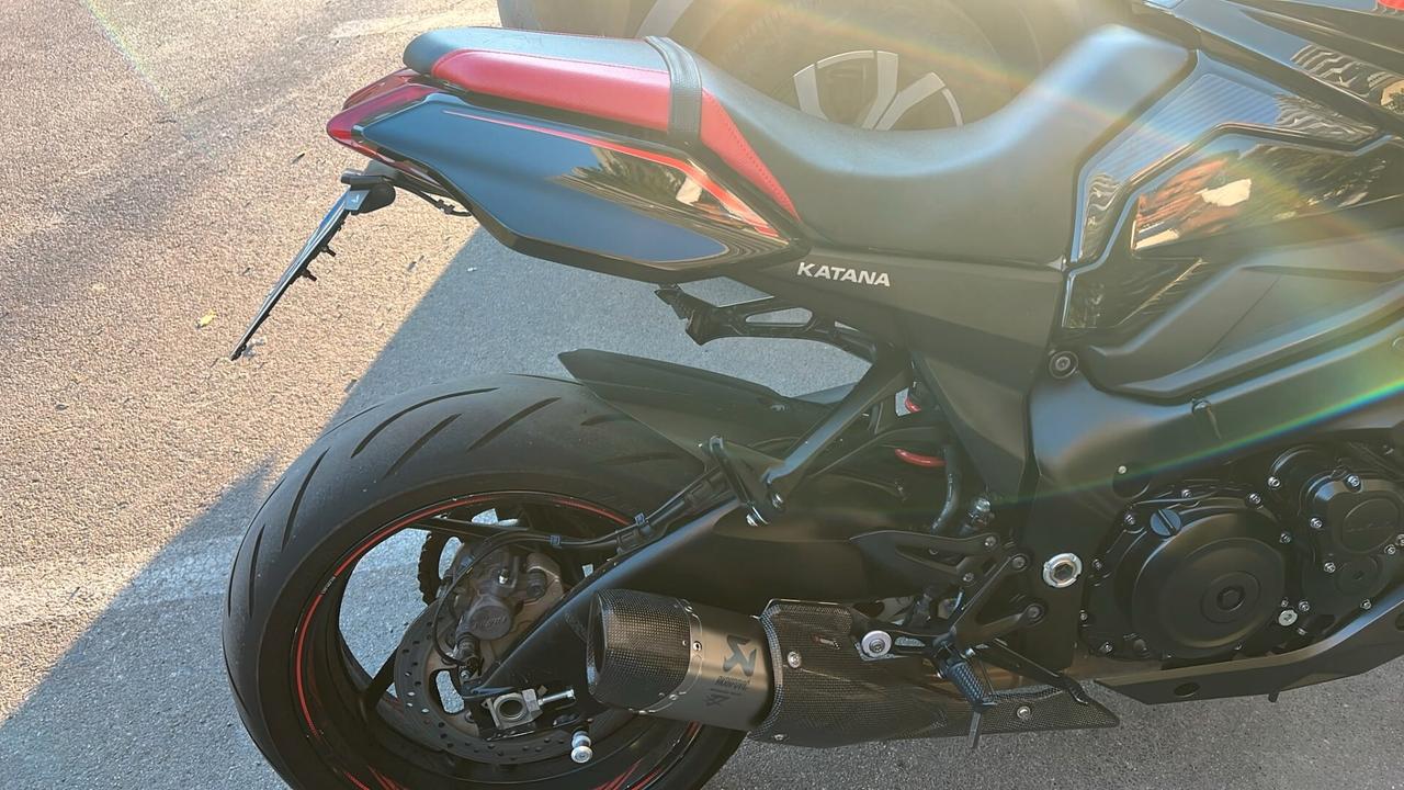 Suzuki GSX S 1000 Katana super accessoriata