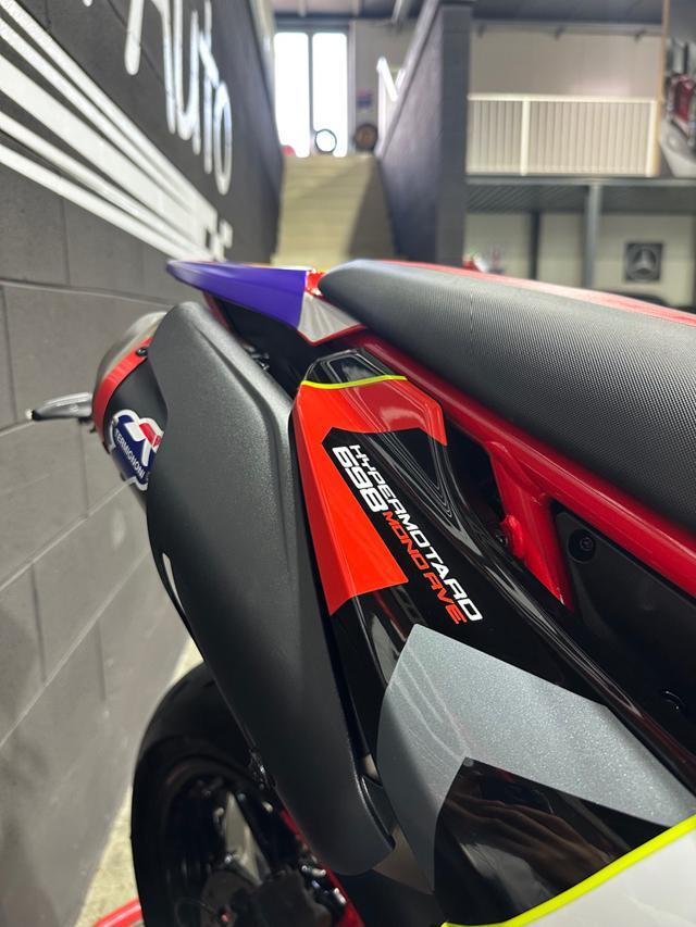 DUCATI Hypermotard 698 PARI AL NUOVO