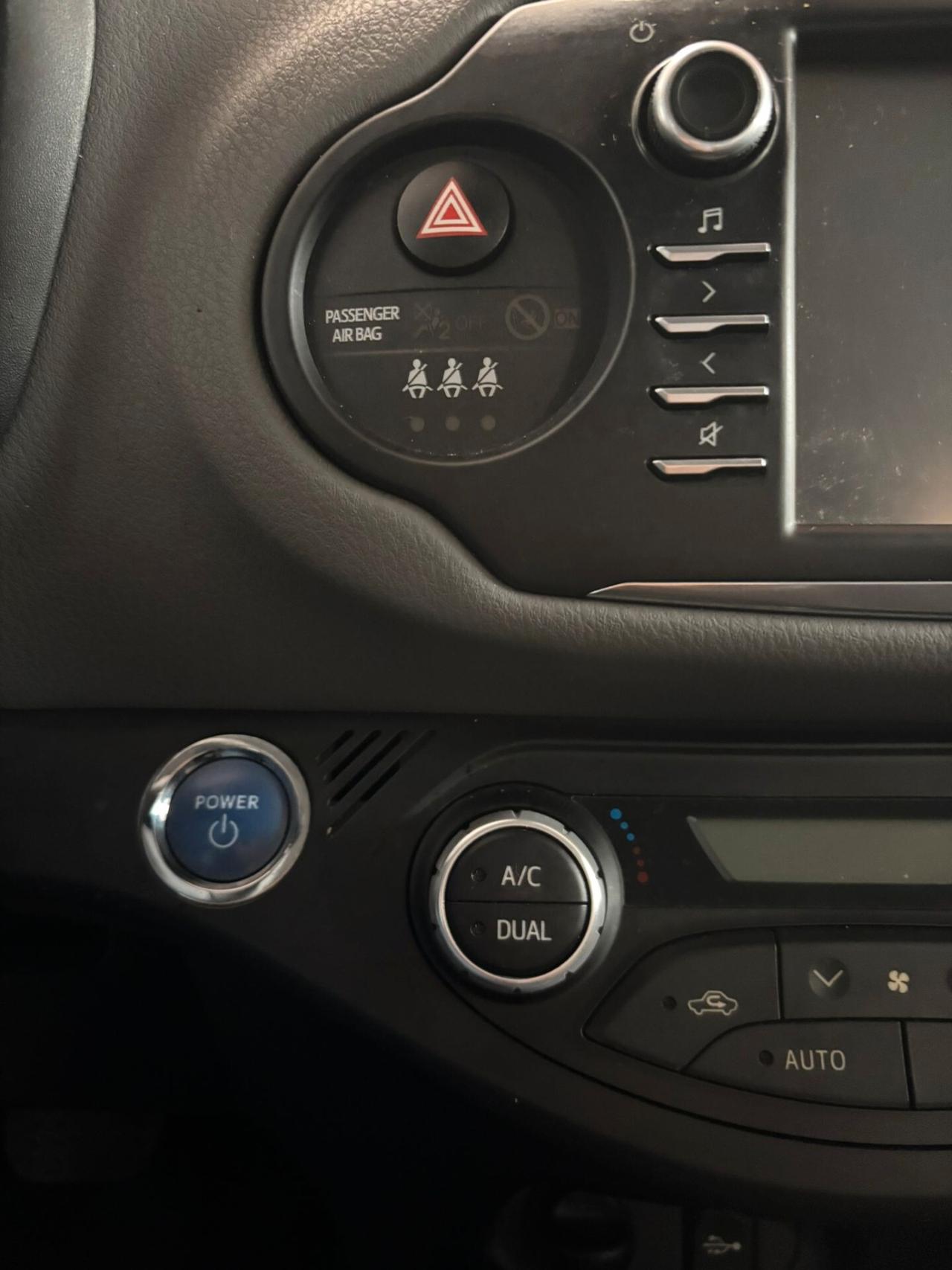 Toyota Yaris 1.5 Hybrid 5 porte Business