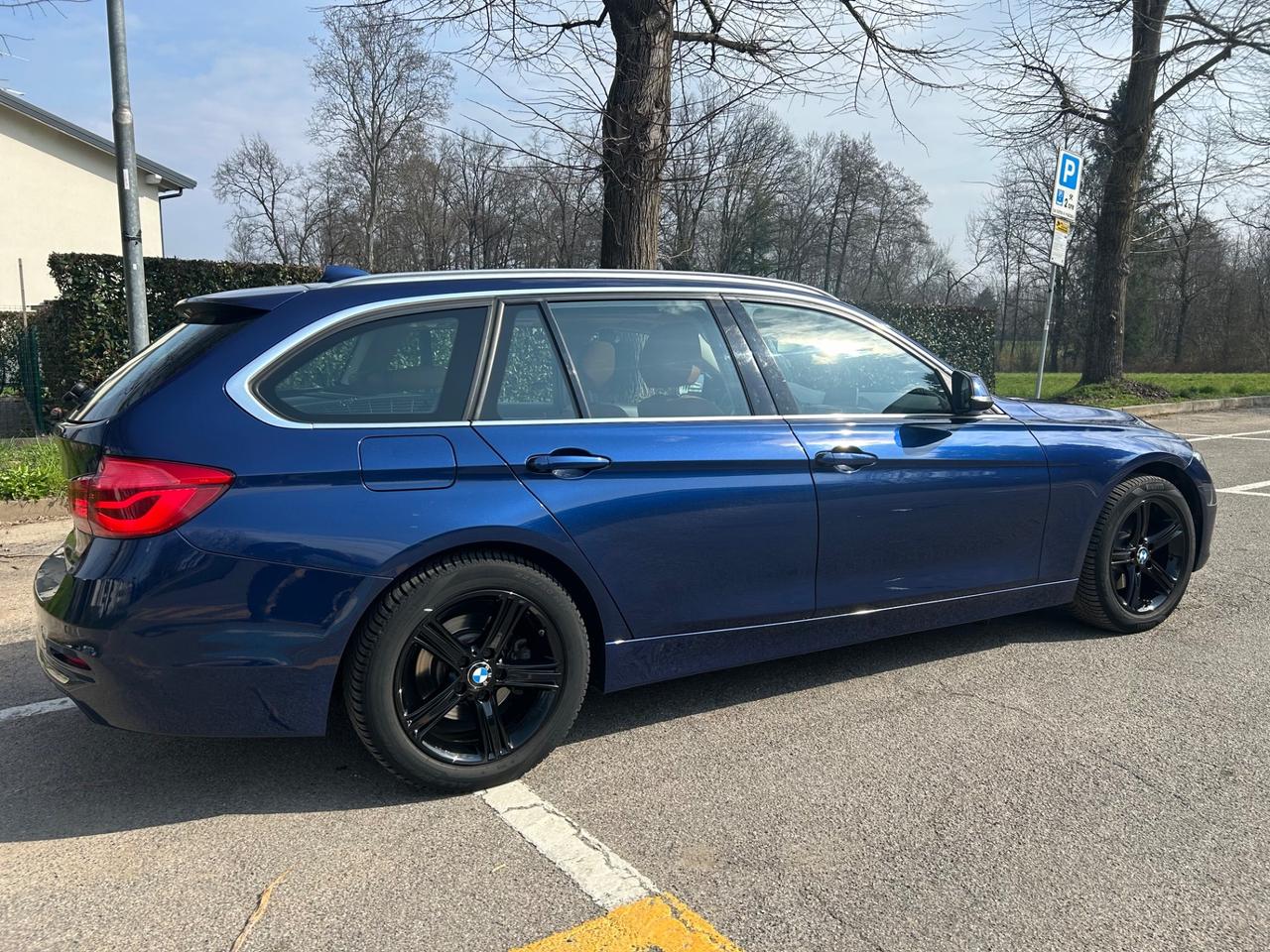 BMW 320d xDrive Touring Luxury – Automatica – 190 CV