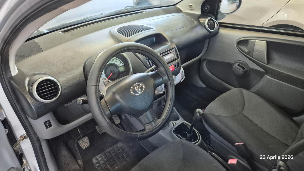Toyota Aygo 1.0 12V VVT-i 5 porte Sol