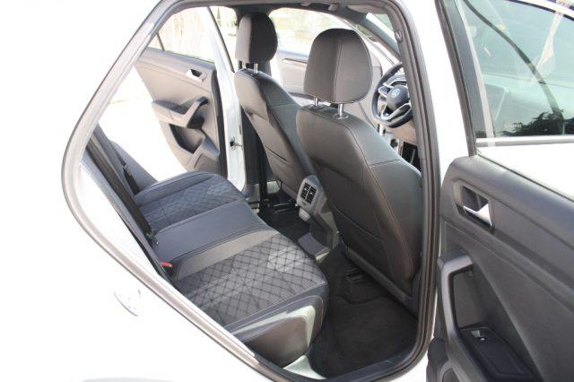 VOLKSWAGEN T-Roc 1.5 TSI ACT DSG R-Line