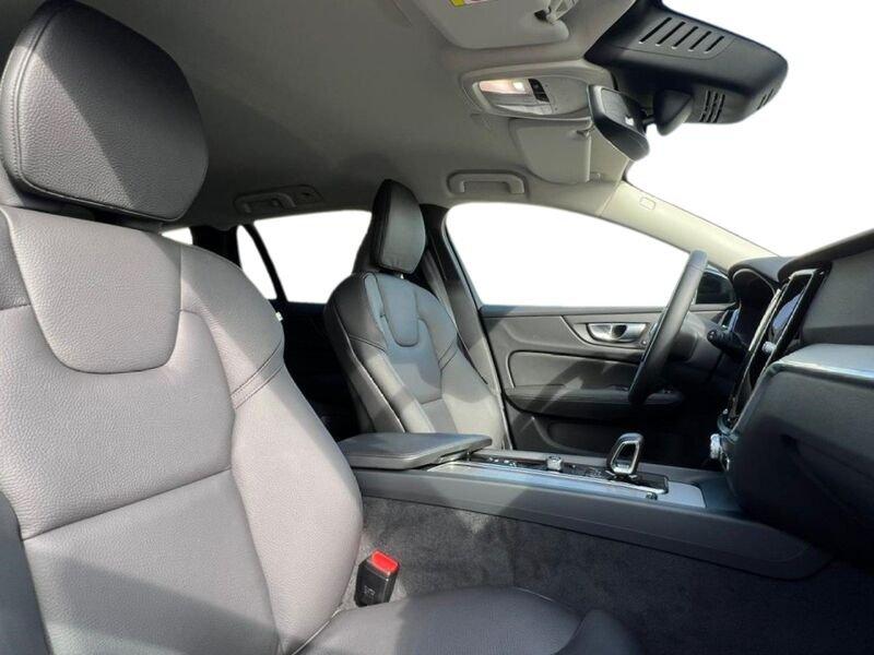 Volvo V60 B4 197+14 CV Mild Hybrid Diesel Automatica Plus Dark
