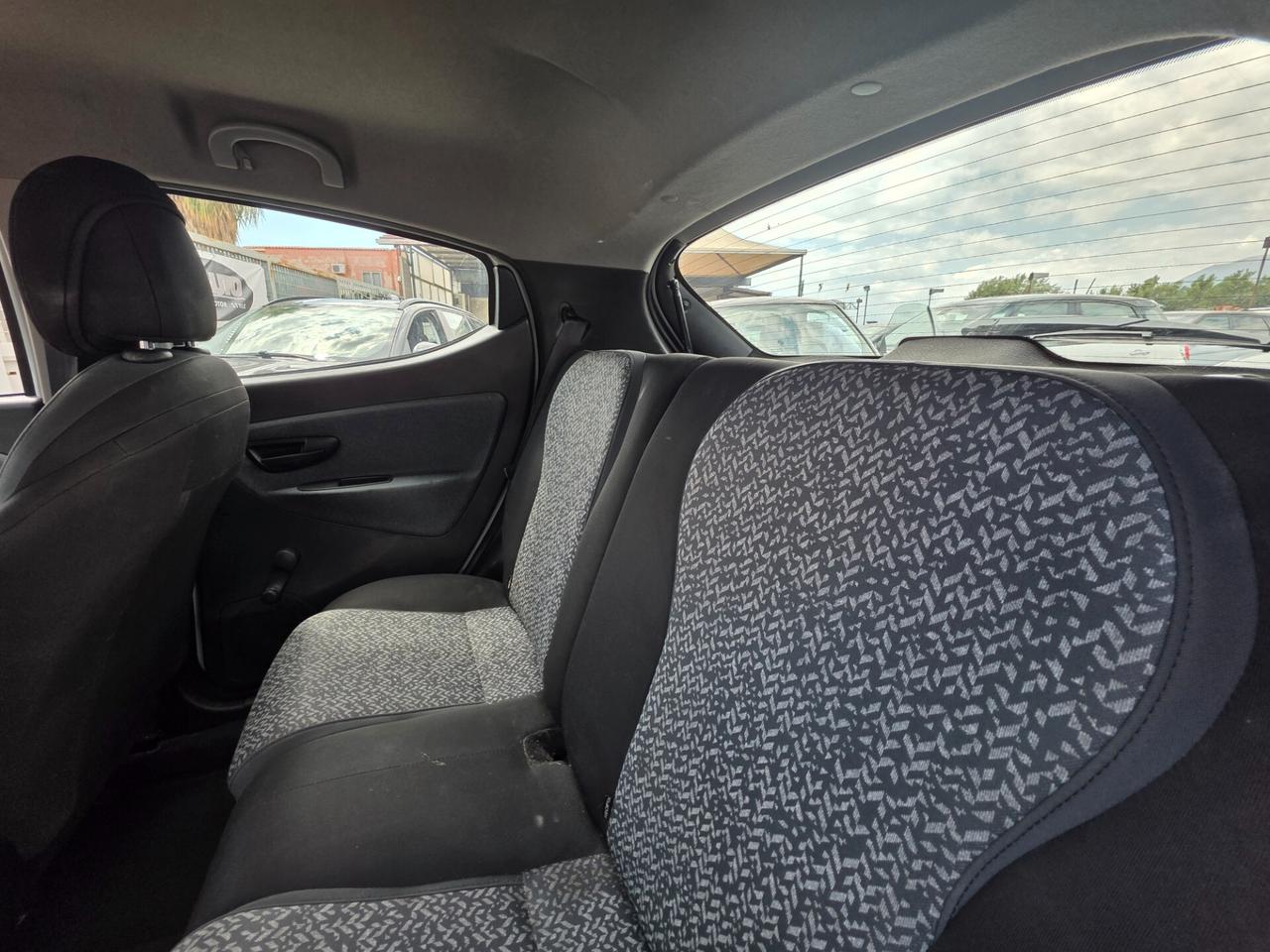 Lancia Ypsilon 1.0 FireFly 5 porte S&S Hybrid Ecochic Gold