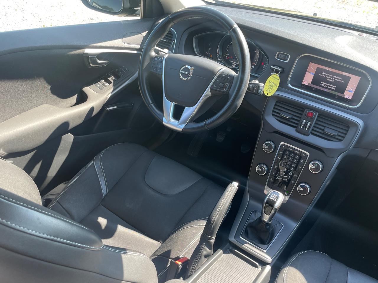 Volvo V40 D2 R-design