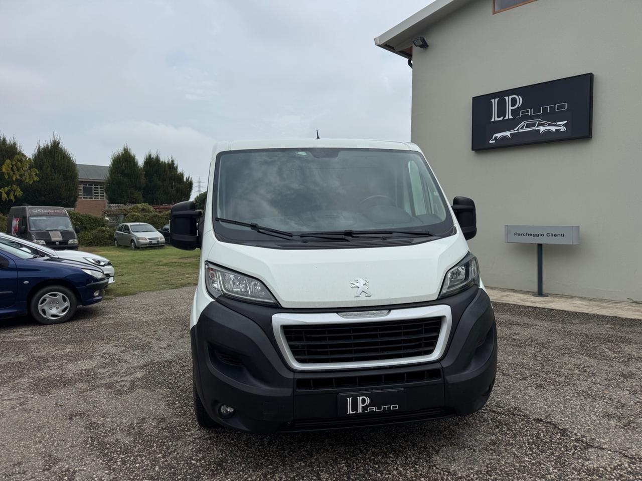 Peugeot Boxer 330 BlueHDi 140 S&S PC-TN Combi Comfort
