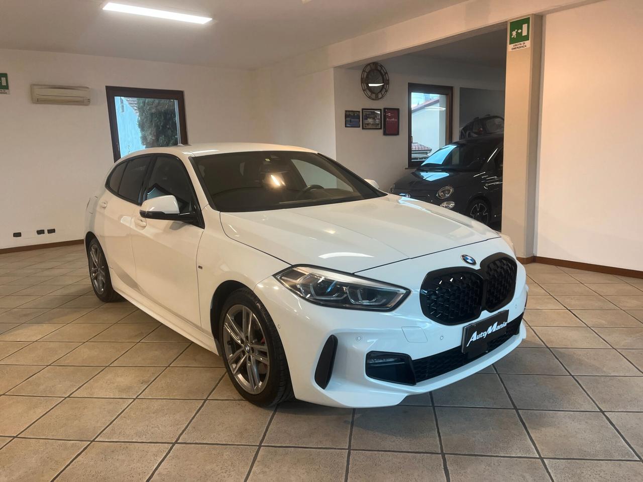 Bmw 118 118d 5p. Msport