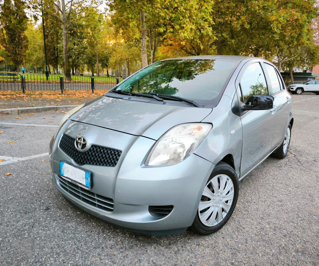 Toyota Yaris 1.0 5 porte Sol NEOPATENTATI