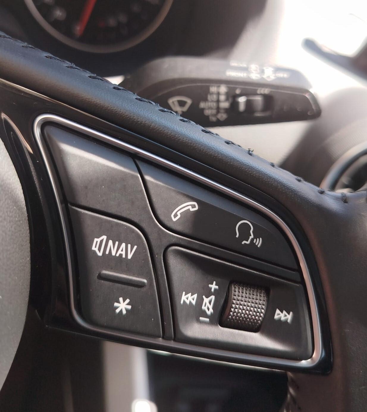 Audi Q2 S tronic 1.6 116CV Design 2020 TETTO NEO