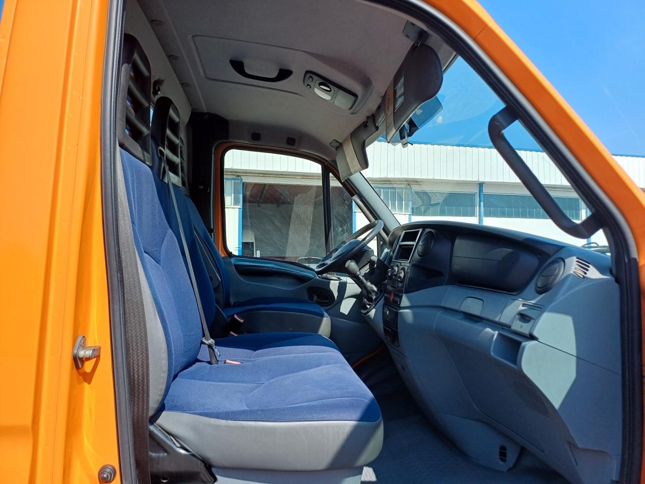 IVECO 65C18 GRU E RIBALTABILE
