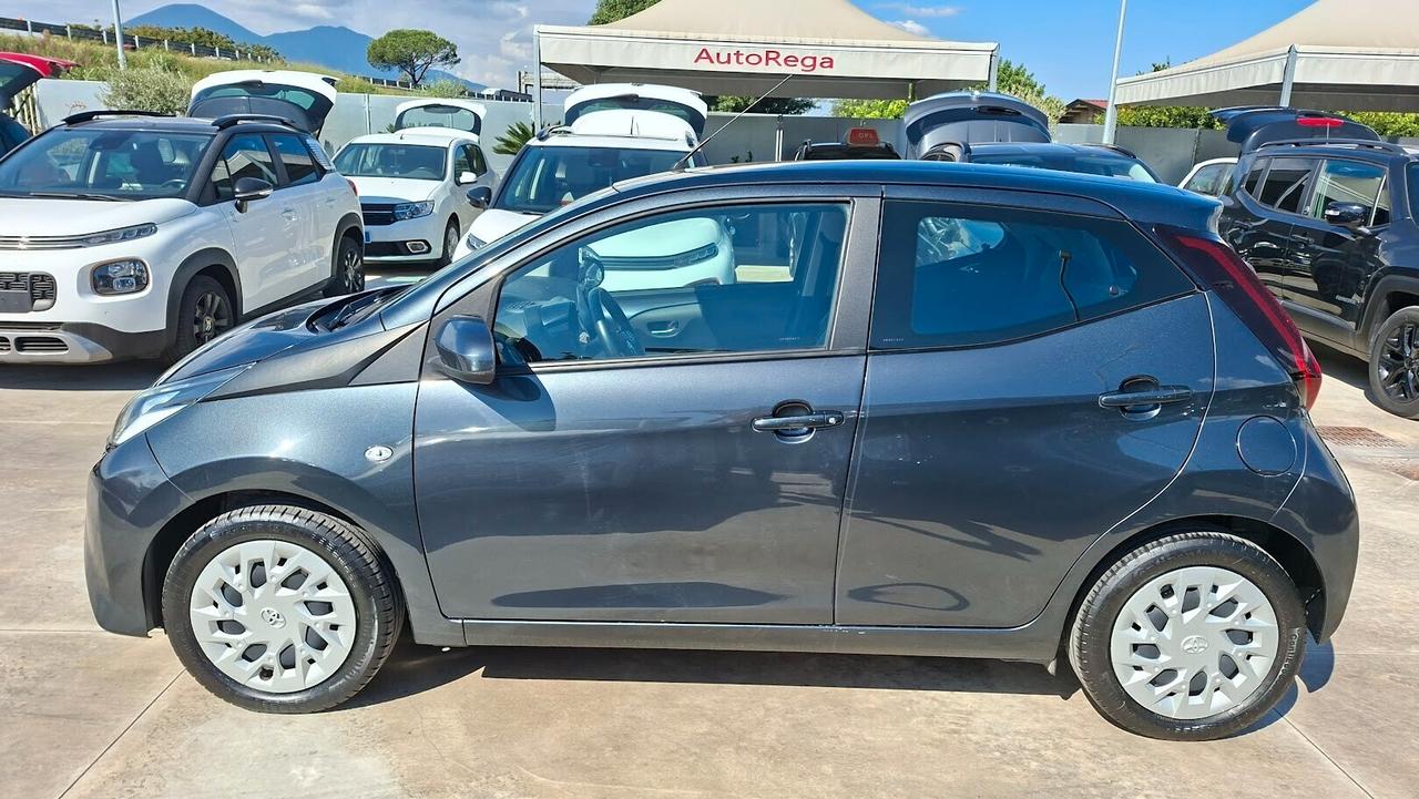 Toyota Aygo Connect 1.0 VVT-i 72 CV 5 porte 2021
