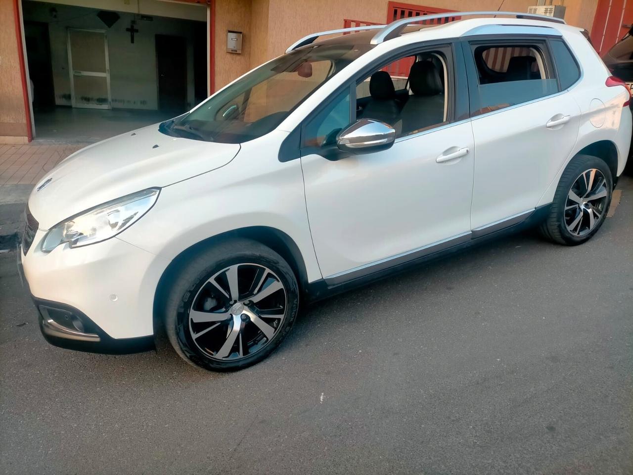 Peugeot 2008 BlueHDi 100 Allure