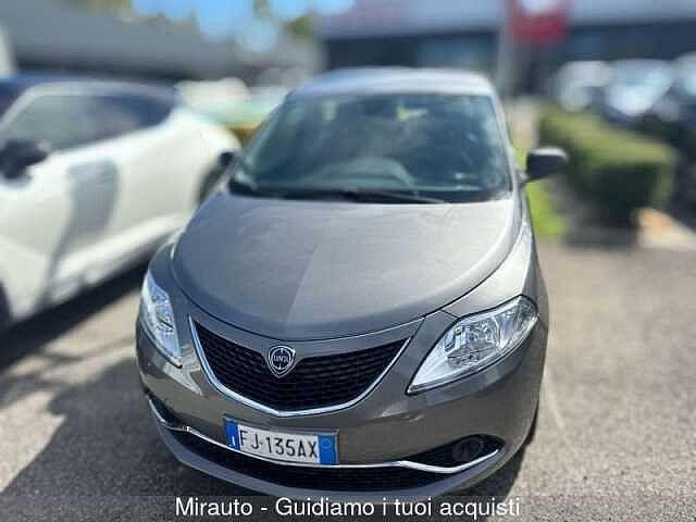 Lancia Ypsilon Ypsilon 1.2 69 CV 5 porte Silver