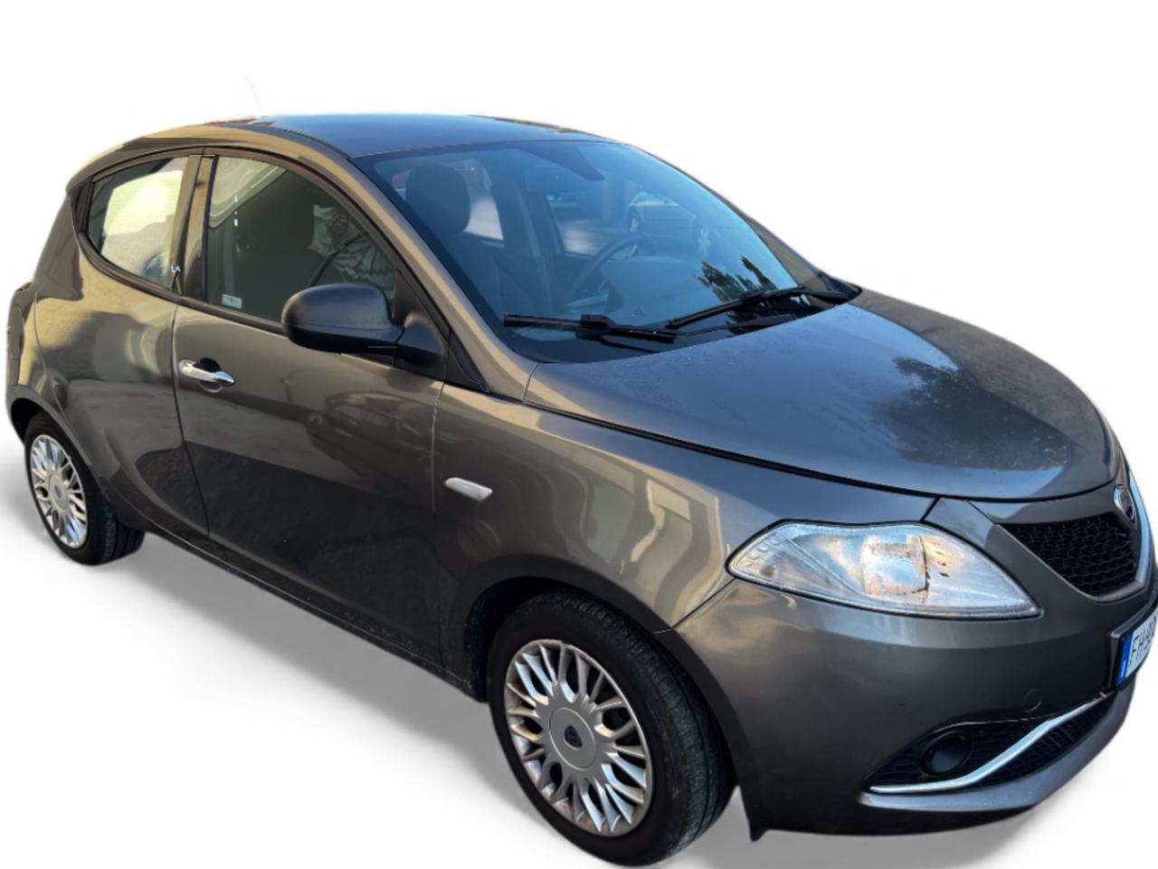 Lancia Ypsilon 1.2 69 CV 5 porte S&S Platinum Perfetta Ok Neopatentati