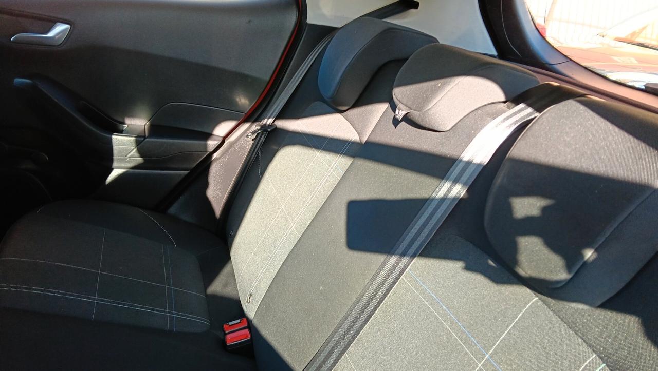 FORD FIESTA 1.1 B/GPL-GANCIO TRAINO