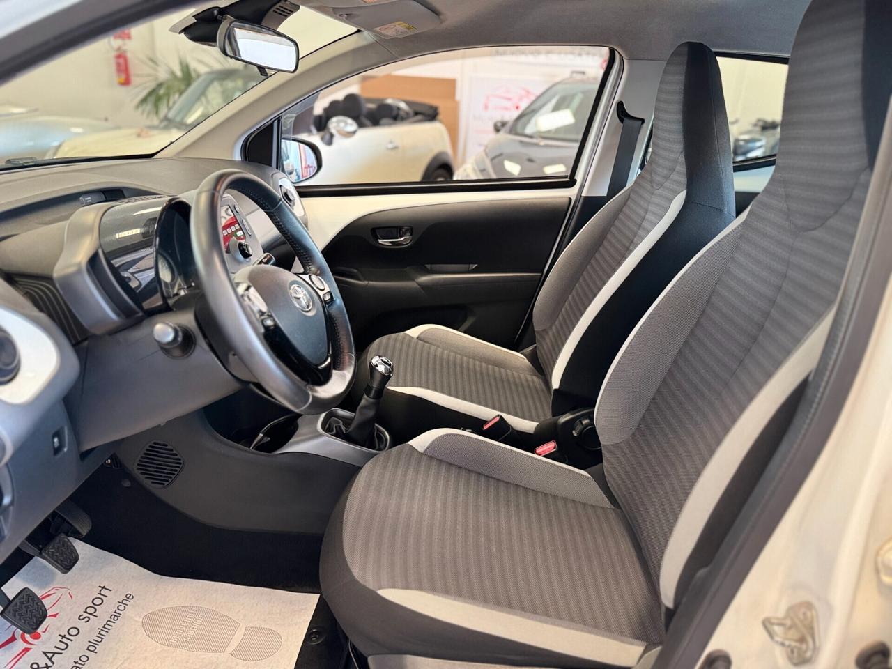 Toyota Aygo 1.0 VVT-i 72 CV 5 porte x-cite