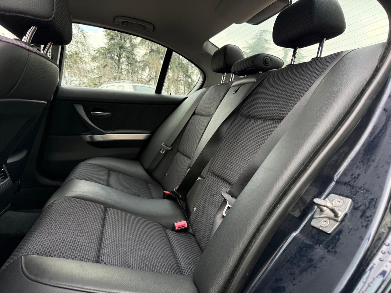 Bmw 320i |UNIPRO|MANUALE