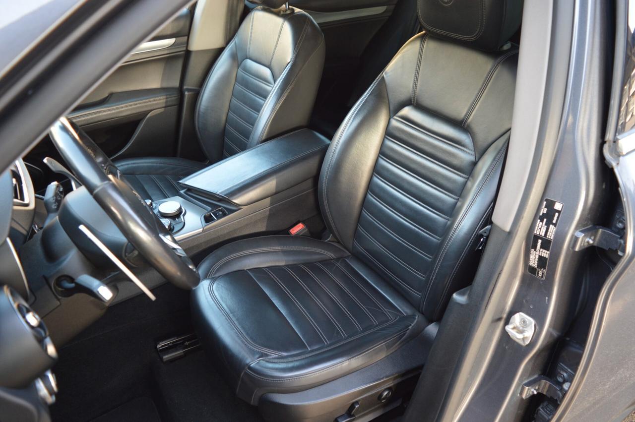 Alfa Romeo Stelvio 2.2 Turbodiesel 210 CV AT8 Q4 Executive