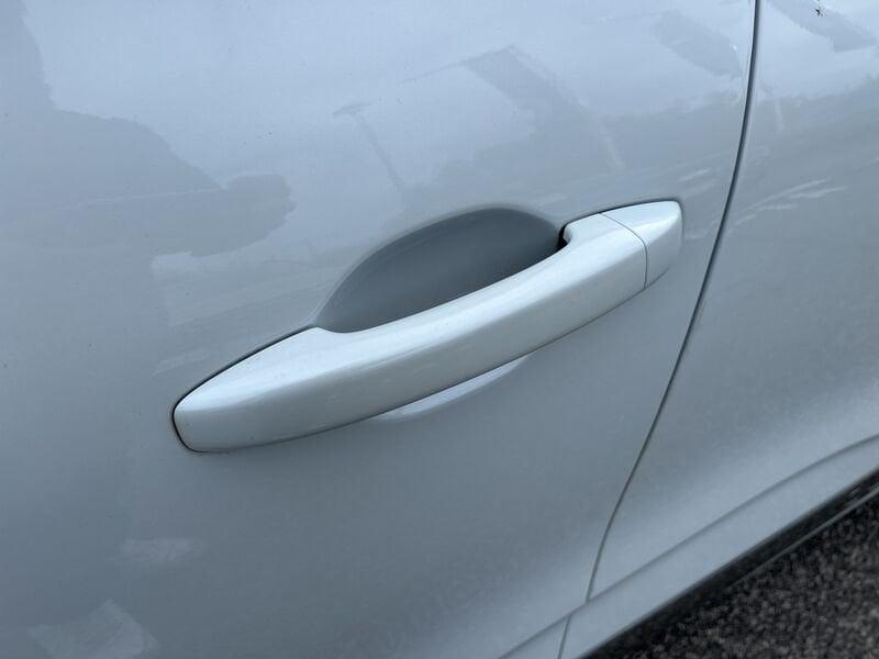 Renault Clio V 2019 1.6 E-Tech hybrid Intens 140cv auto my21