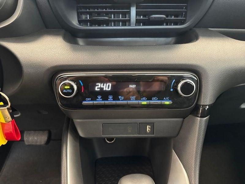 Toyota Yaris Hybrid Trend MY22