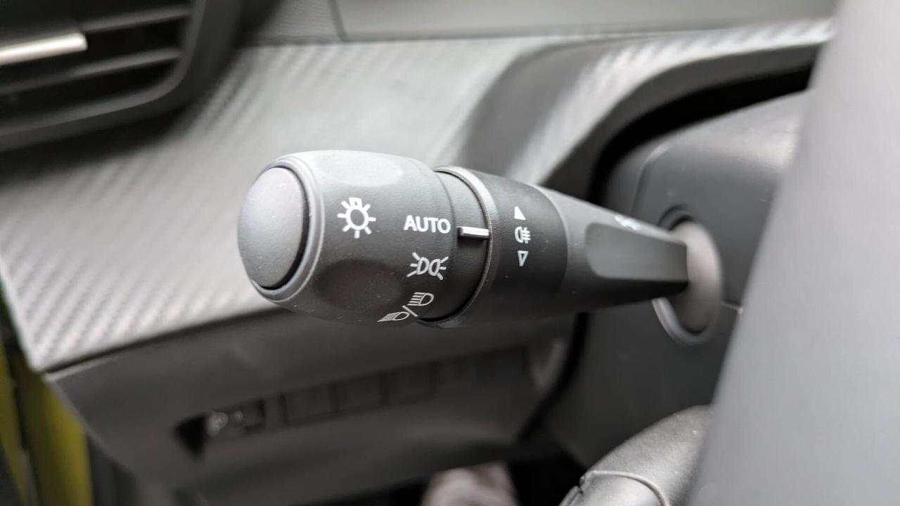 Peugeot 208 100 STYLE