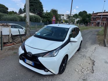 Toyota Aygo 1.0 VVT-i 69 CV 5 porte x-clusiv MMT
