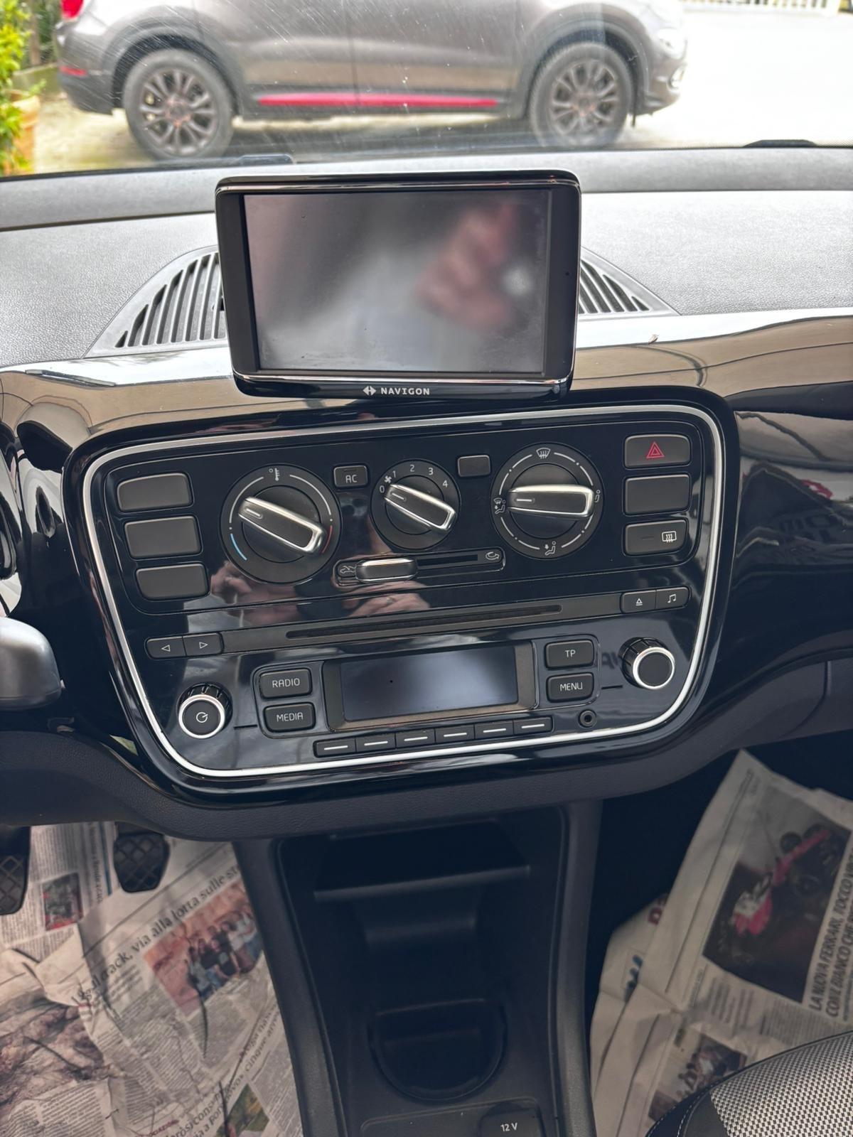 Volkswagen up! 1.0 75 CV high