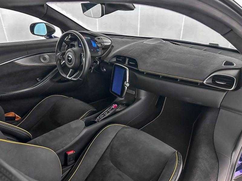 McLaren Artura Artura Performance - McLaren Milano