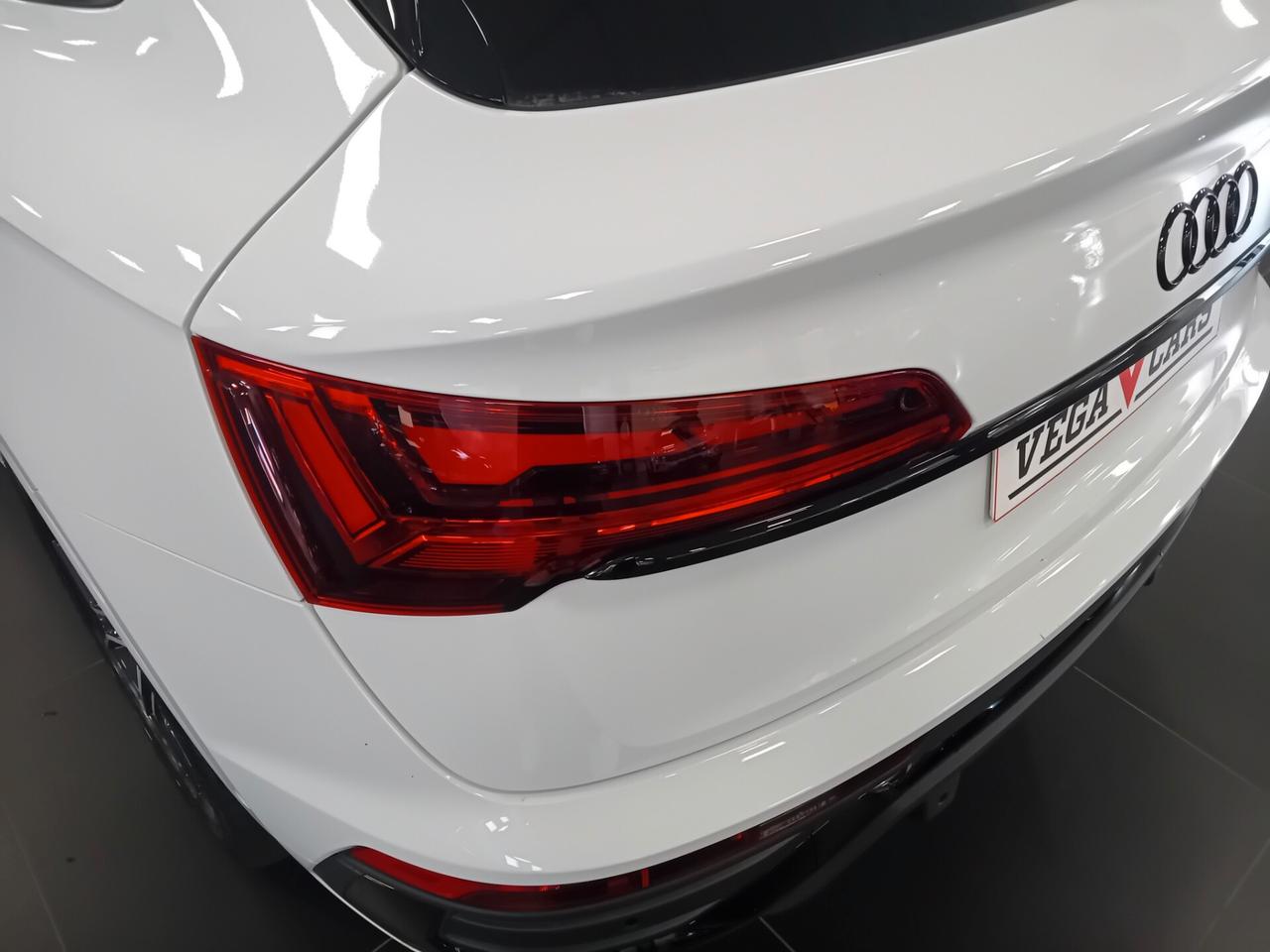 Audi Q5 40 TDI 204 CV quattro S tronic Identity Black