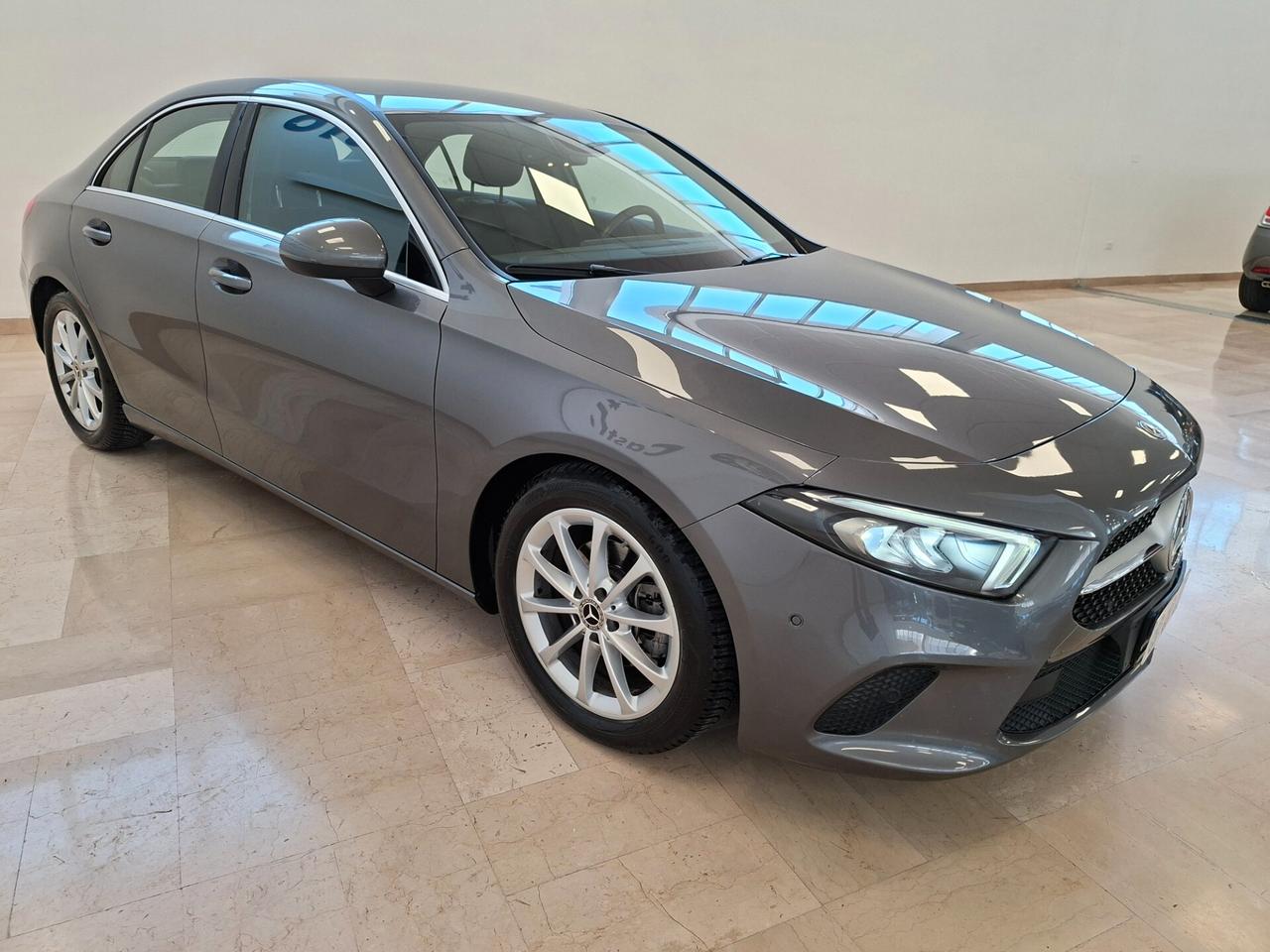 Mercedes-benz A 180 d Automatic Business SEDAN