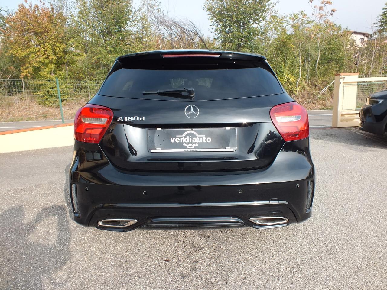 MB-A-180 PREMIUM AMG PACK UNIPROPRIETARIO
