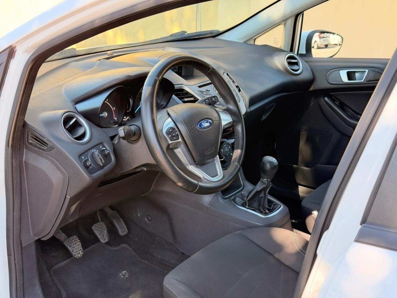 Ford Fiesta 1.5 TDCi 75CV 5 porte Titanium