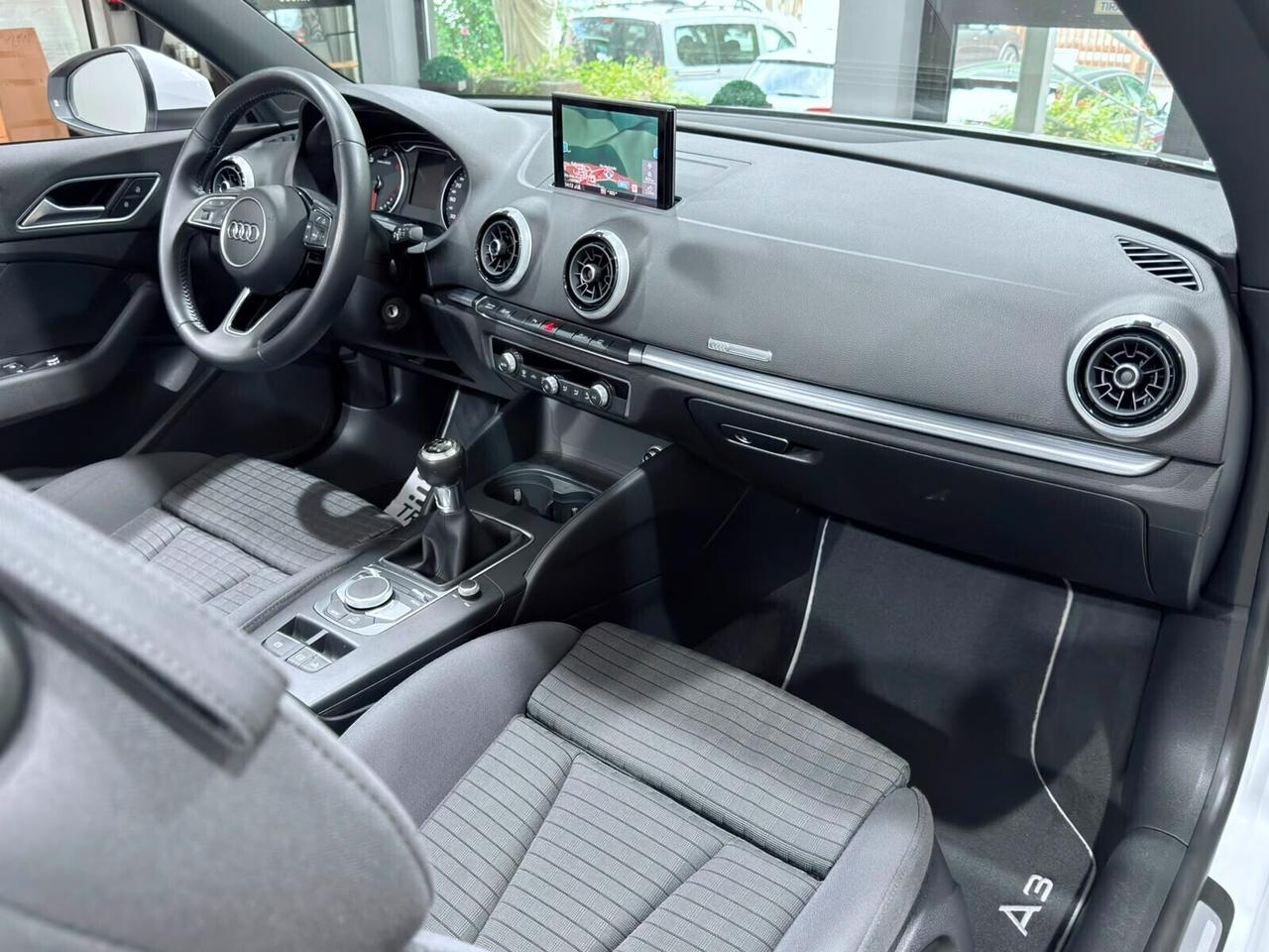 AUDI A3 CABRIO 1.6TDI 116CV SPORT 2018 LED/SENSORI