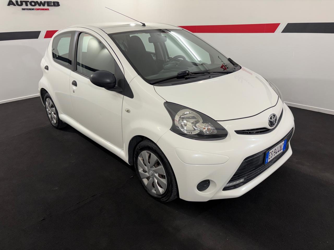 Toyota Aygo 1.0 12V VVT-i 5 porte Lounge Connect