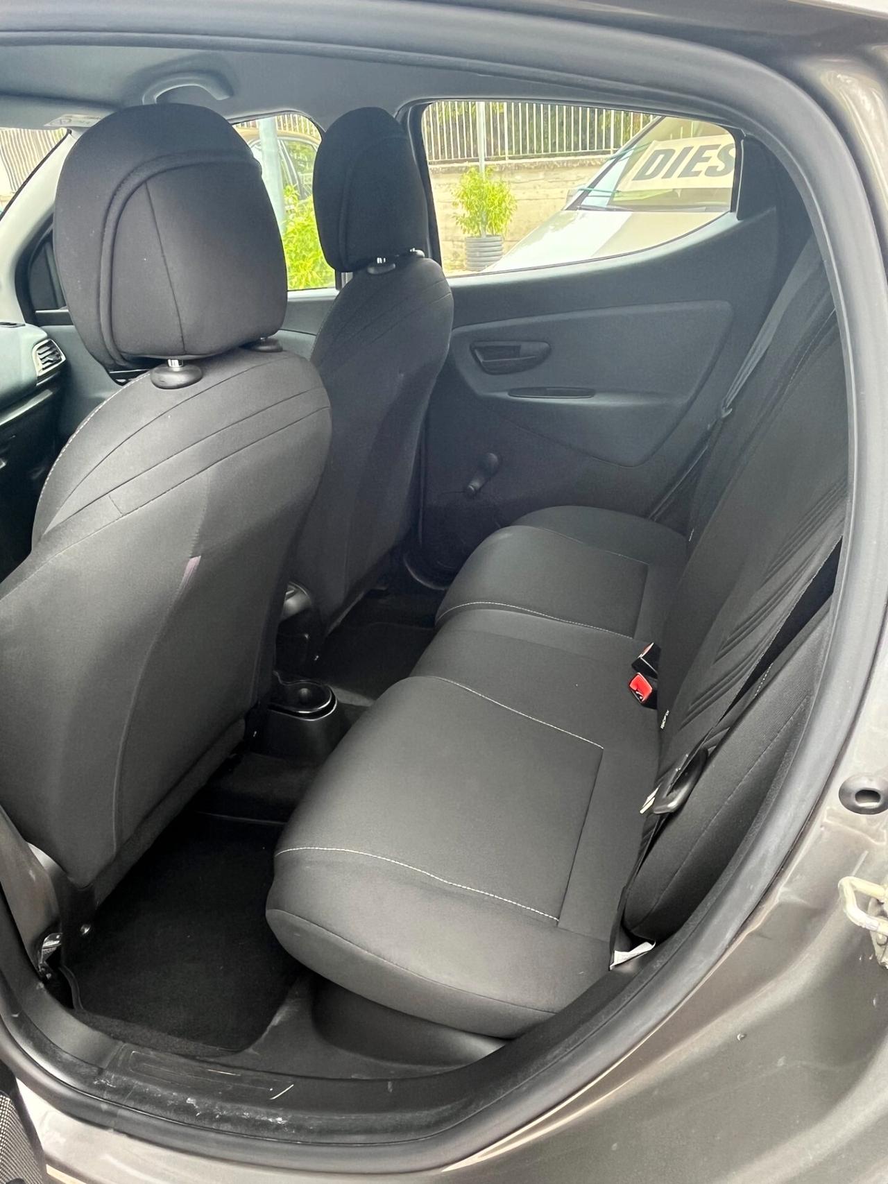 LANCIA YPSILON 1000 IBRIDA 47000 KM CERTIFICATI 1 PROPRIETARIO 2023