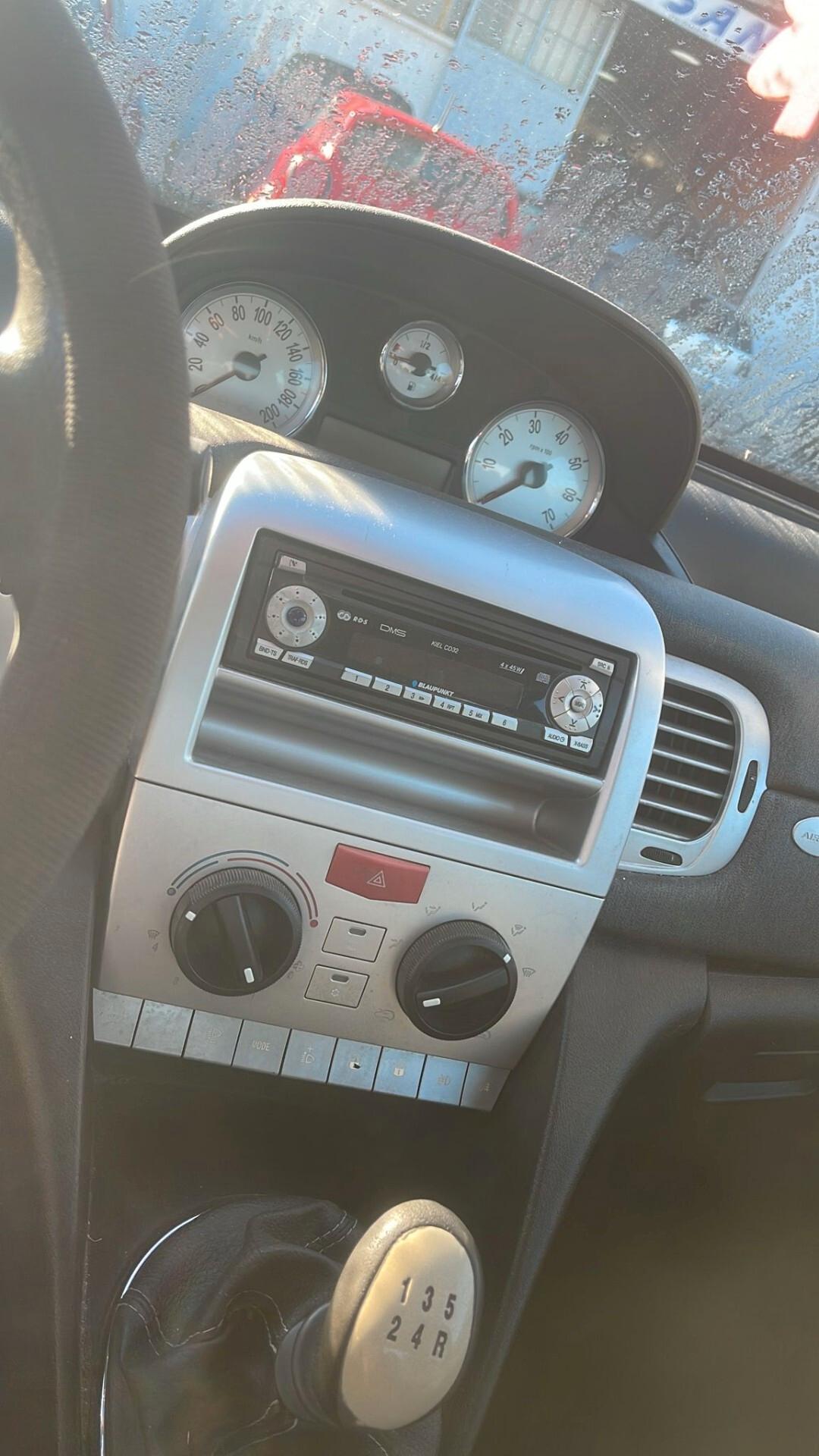 Lancia Ypsilon 1.4 Argento Ecochic GPL