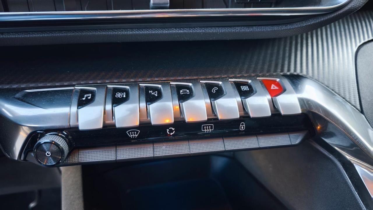 Peugeot 3008 BlueHDi 130 S&S EAT8 Active Pack