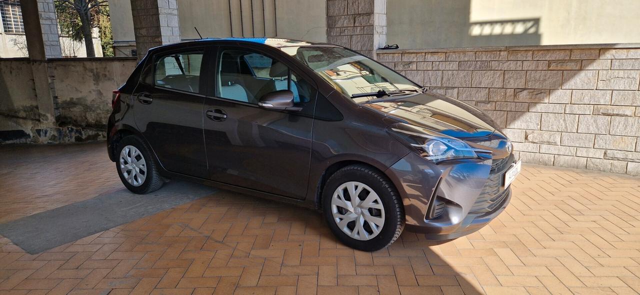 Toyota Yaris 1.5 5 porte 37.400 km Tagliandi
