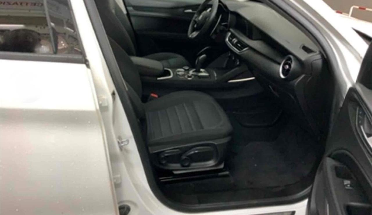 Alfa Romeo Stelvio 2.2 Turbodiesel 160 CV AT8 RWD Super