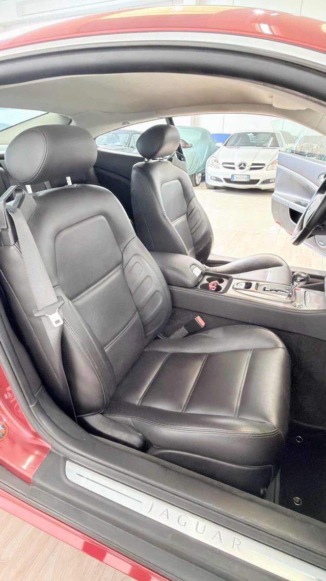 JAGUAR XKR 4.2 V8 Coupé