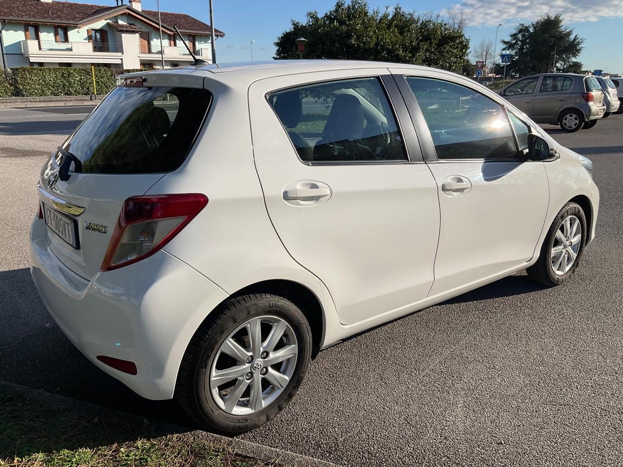 Toyota Yaris 1.0 5 porte Lounge